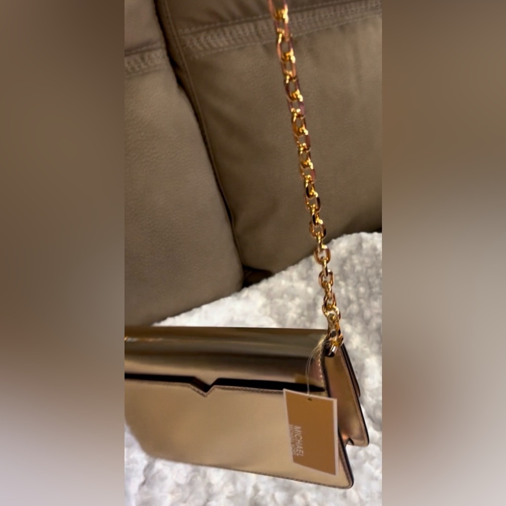 NWT MK Pale Gold The Cece Flap Crossbody Shoulder Bag With Detachable Gold Chain - Picture 4 of 16